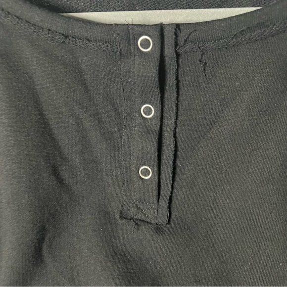 REVEL Black Raw Hem Cropped Top Small - Picture 4 of 8